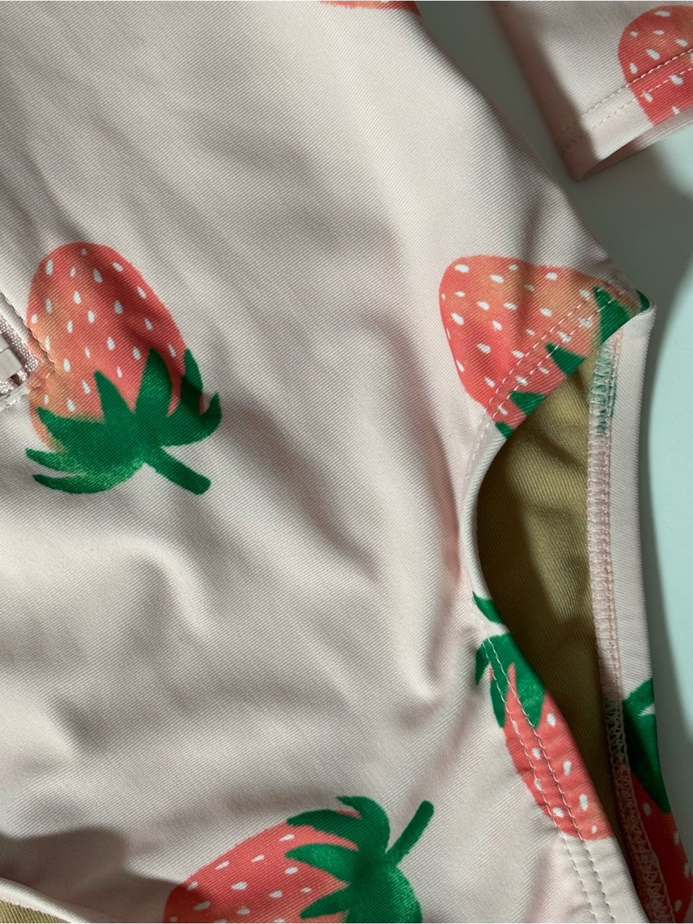 Old Navy Pink Strawberry Long Sleeve Rashguard Swimsuit 12-18M Girl Toddler Zip - Picture 3 of 10